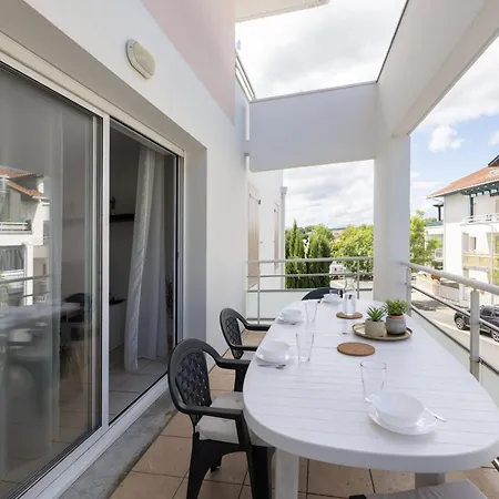 Des Pyrenees Avec Terrasse - Welkeys Apartamento *