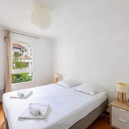 Des Pyrenees Avec Terrasse - Welkeys Apartamento *