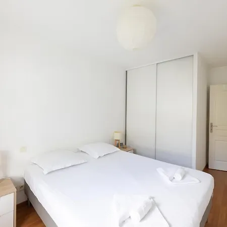 Des Pyrenees Avec Terrasse - Welkeys Apartamento