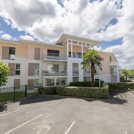 Des Pyrenees Avec Terrasse - Welkeys Apartamento Anglet