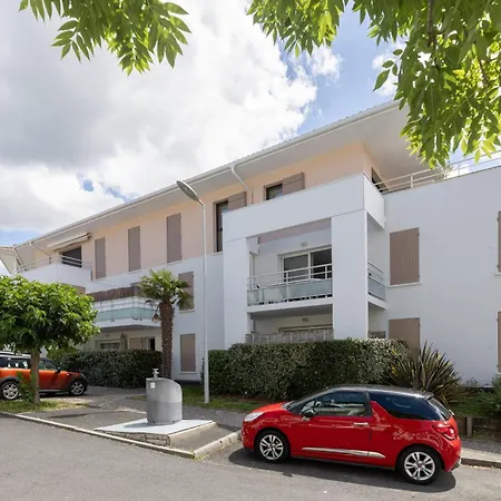 Des Pyrenees Avec Terrasse - Welkeys Apartamento Anglet